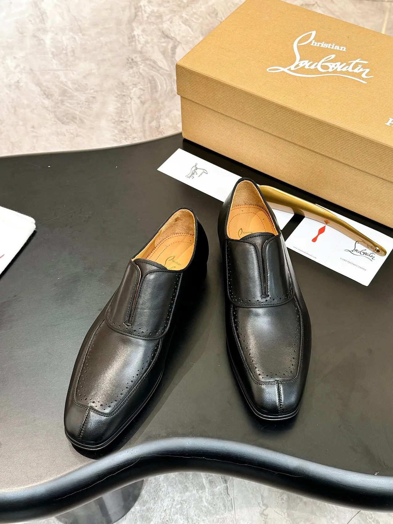 💰960 ••New real shots••CL～High-end men’s 👔Casual•loafers with red soles! ••🆑Genuine and top-quality goods from original orders ••✅💯 Purchase goods from top-quality original orders! Original imported patterned cowhide ➕Imported cowhide lining ➕Cowhide feet ➕Original leather outsole~🉑️Feel free to compare the authentic ones! Size: 39-44 (38.45.46.47 can be customized)